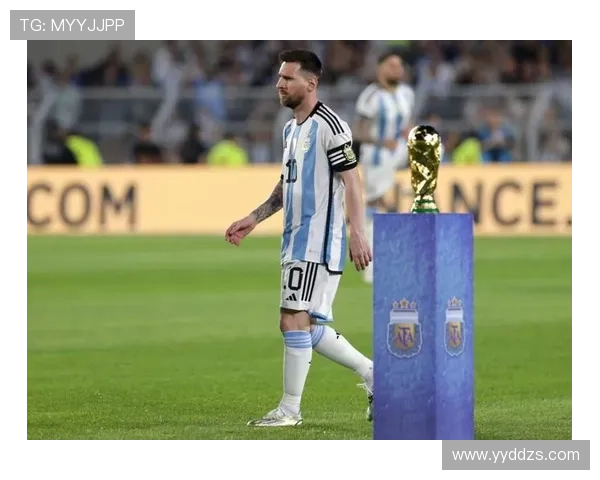 梅西带领阿根廷勇夺世界杯冠军重回巅峰 足球历史再添传奇篇章