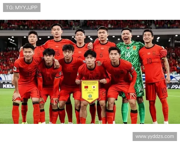 足球合照中出镜的球星是谁 如何辨识经典合照中的明星球员