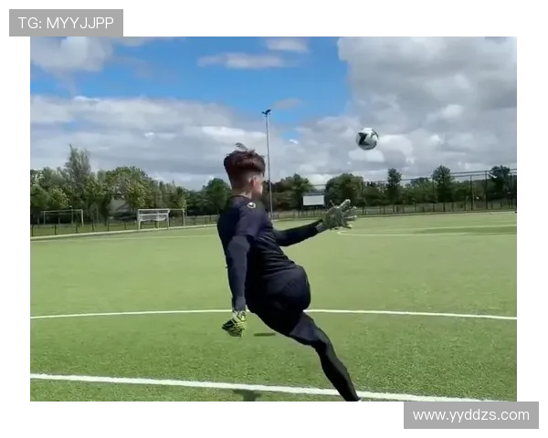 足球巨星宅家练球全纪录 揭秘日常训练背后的努力与坚持